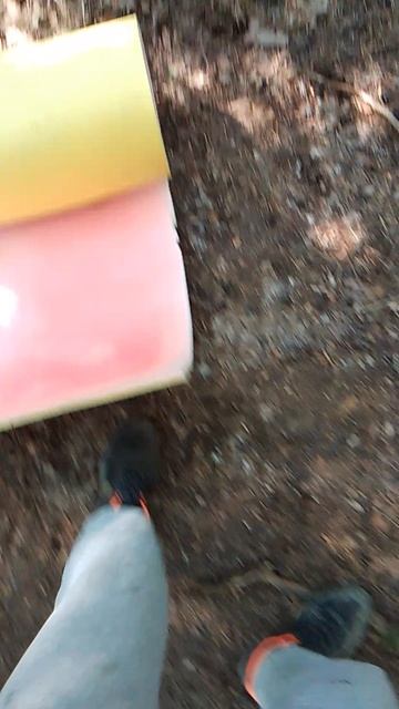 выбрал место для палатки