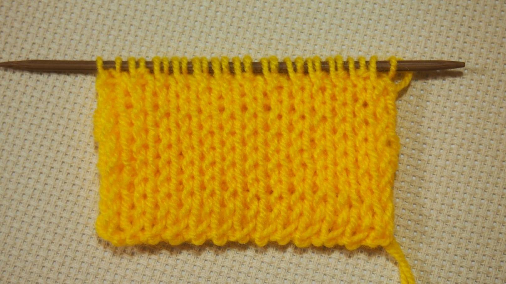 Полая резинка спицами как вязать. Простые узоры для начинающих. Уроки вязания Урок 111