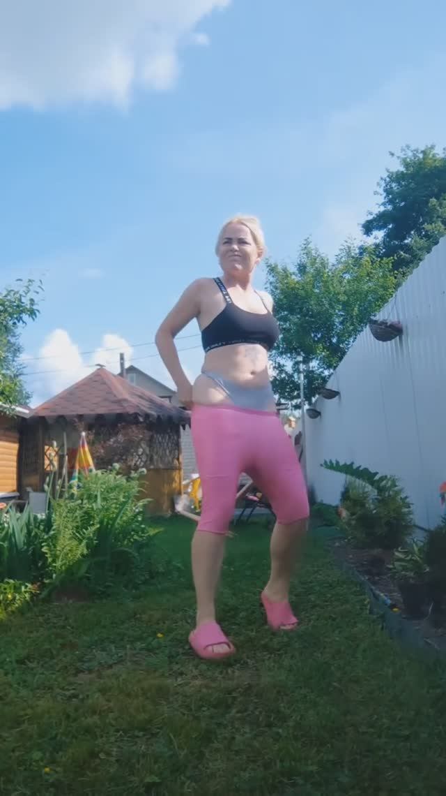 Штаны ну совсем не лезут!😂