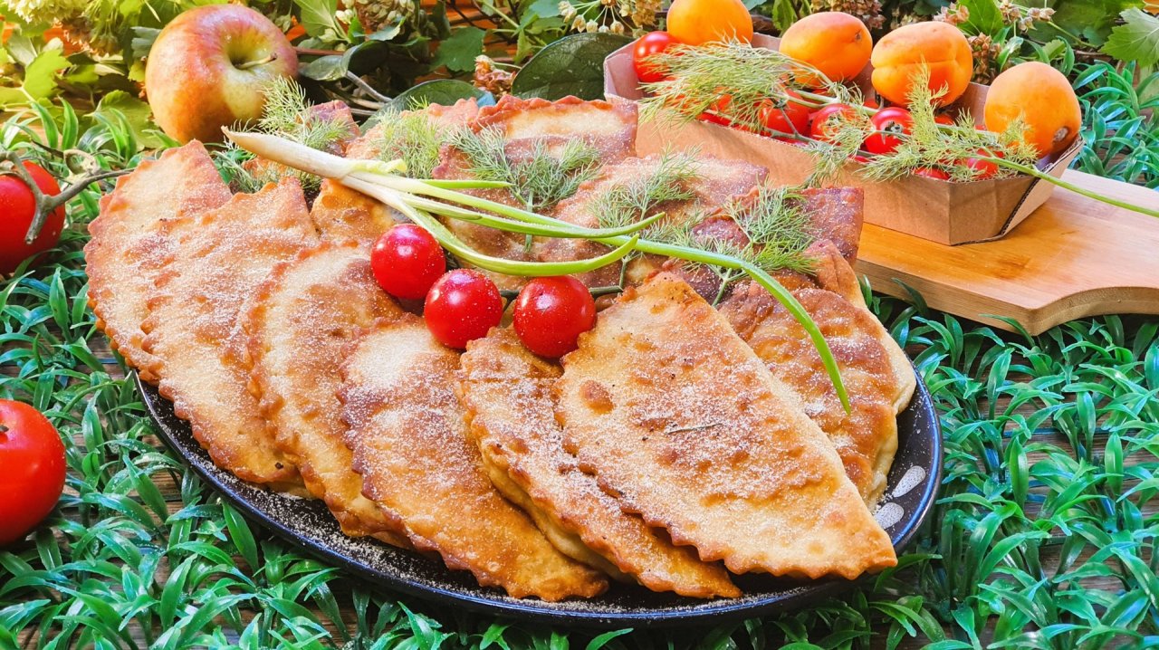 Пирожки из теста для чебуреков