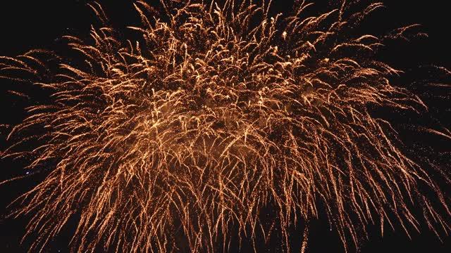 FP-B343 Веерный салют "PEKING OPERA-3" (1,2" х 118 залпов) "Фаворит Пиро Групп"