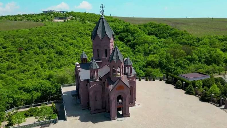 ХРАМЫ НА ТЕРРИТОРИИ АНАПЫ: Армянская Апостольская церковь в Анапе — «Сурб Геворг»