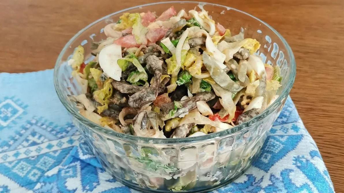 Полезный салат с овощами и сердцем – идеальный лёгкий ужин