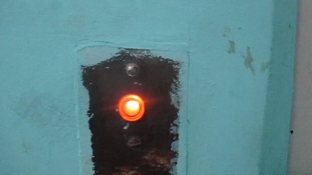 Интересный дизайн подъезда ! Лифт КМЗ @ Я.О. г. Тутаев, ул. Комсомольская, д. 69-4 (9)