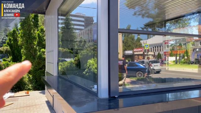 Вертикальное гильотинное и глухое остекление