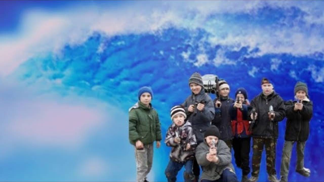 «Борьба с волнами школьников » (Роблокс)