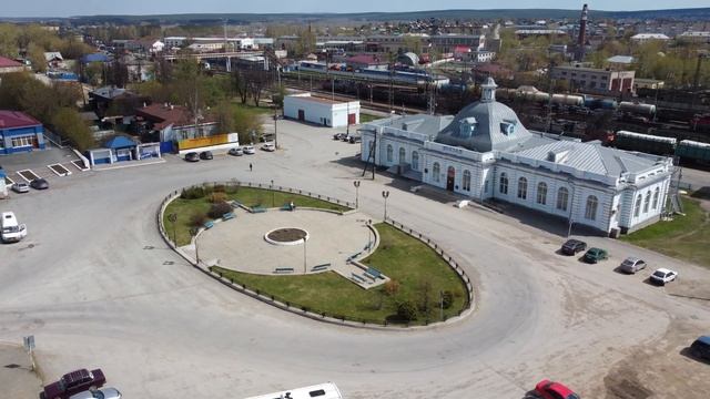 🚂🚋Красноуфимск. (Свердловская область). Обзор, также Ж. Д. Вокзал им. Щусева.