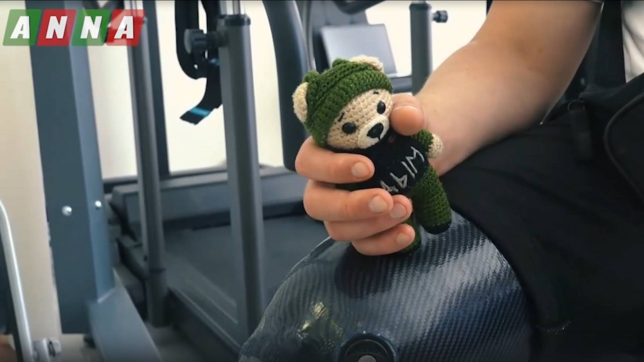 В штурм с мишкой: как подарок дочки помог "Дыму" выбраться из-под Работино