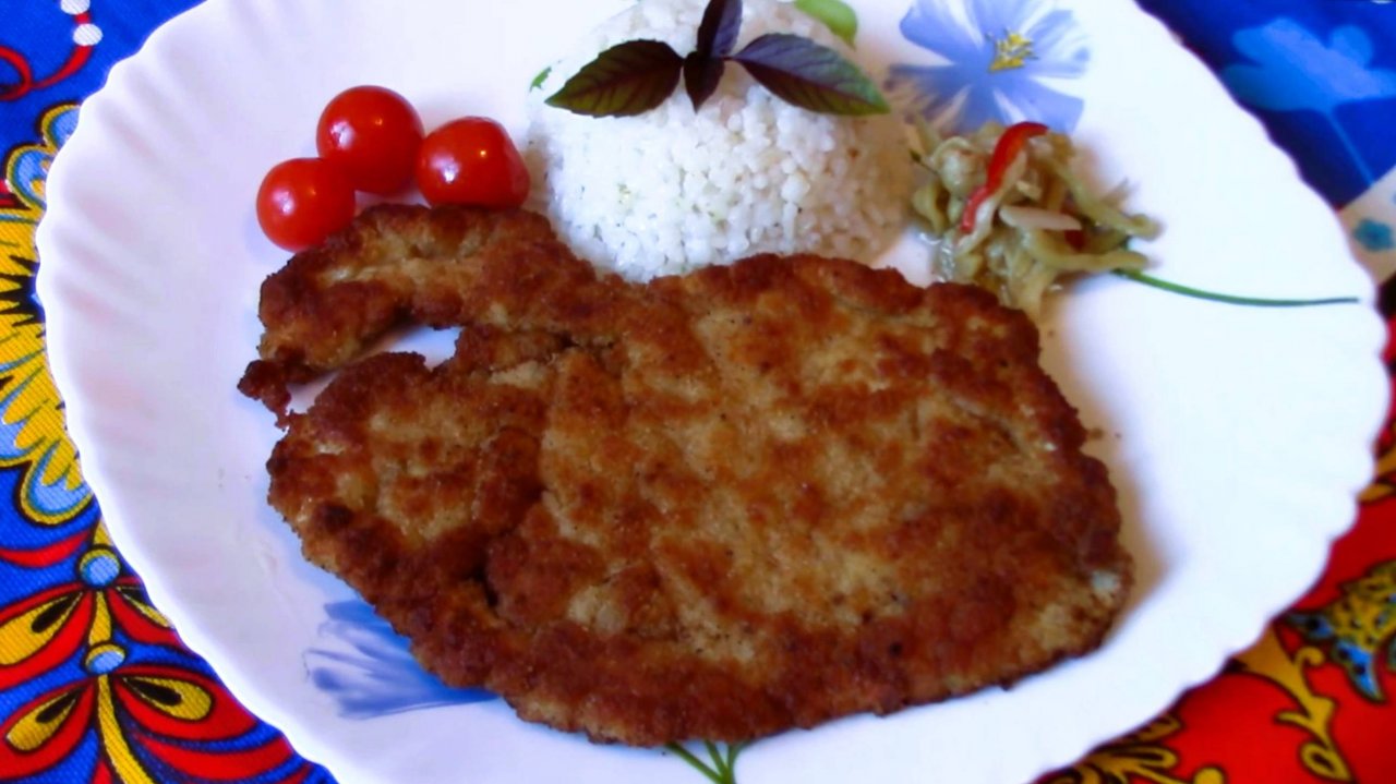 Нежные отбивные из куриной грудки.