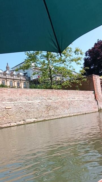 Лодочный тур по реке Кам, Кембридж, Англия (Boat tour on river Cam, Cambridge, UK)