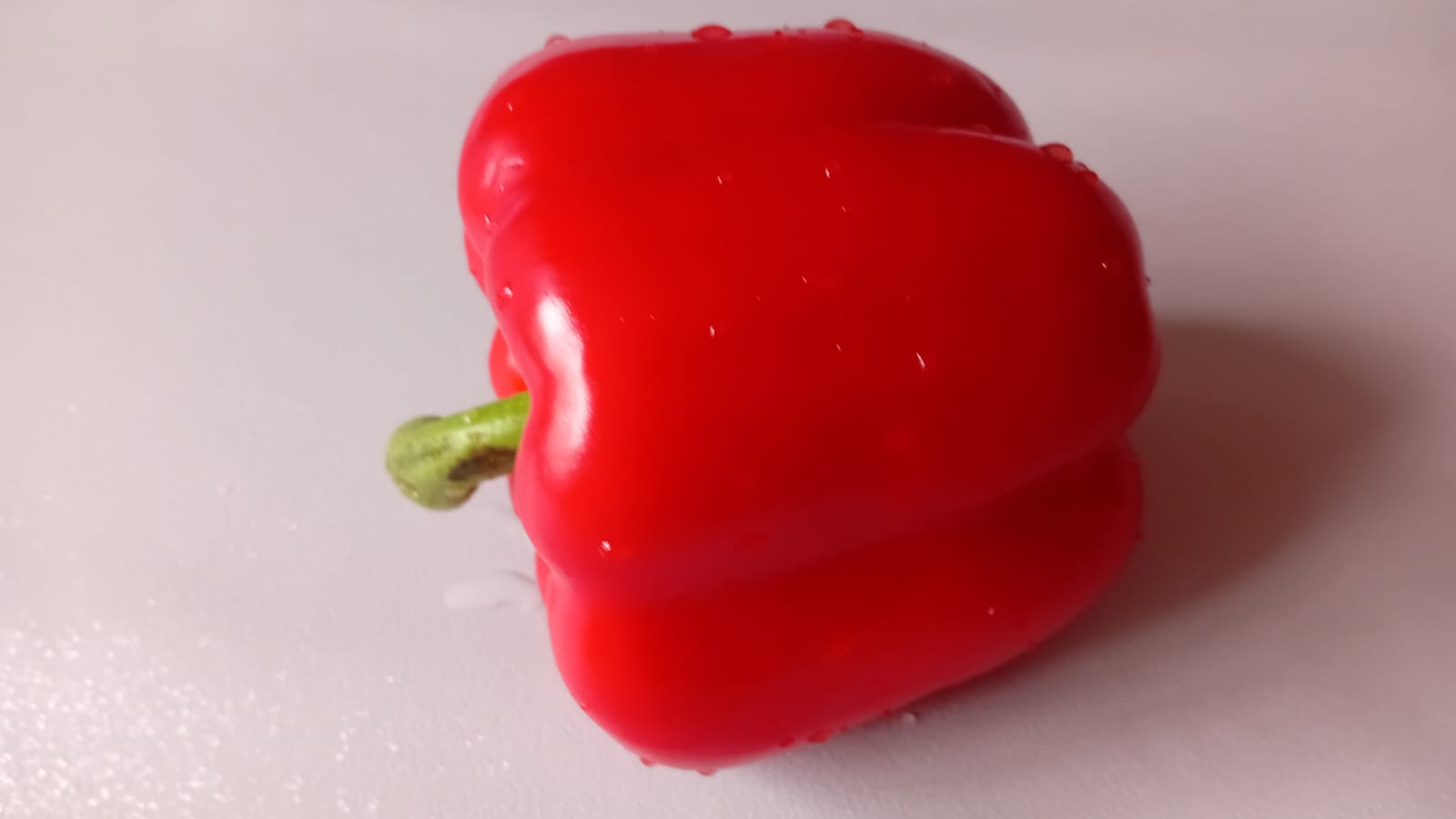 МАРИНОВАННЫЕ БОЛГАРСКИЕ ПЕРЦЫ с СЕЛЬДЕРЕЕМ и ЧЕСНОКОМ