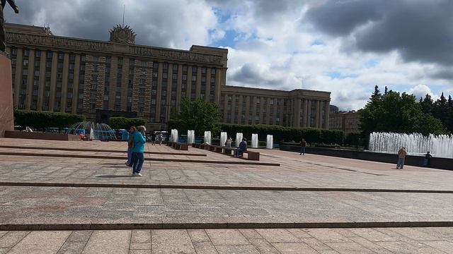 КРОСОТА  ОКОЛО МЕТРО  МОСКОВСКАЯ В ПИТЕРЕ. 2025