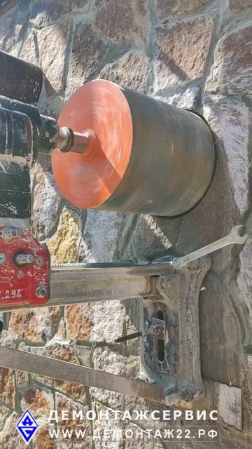 Алмазное бурение каменных стен