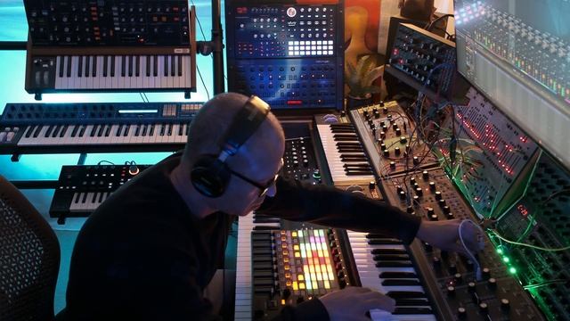 HYDRASYNTH Moog Behringer Deep Space Ambient Synth Jam ANDROMEDA