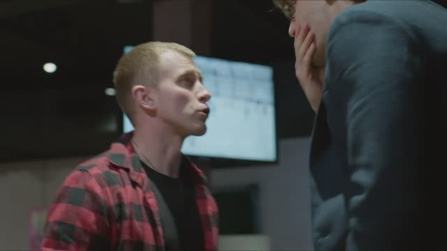 Сериал "Секреты Лизы" 1 сезон  4 серия. Фрагмент с моим участием в роли фаната.