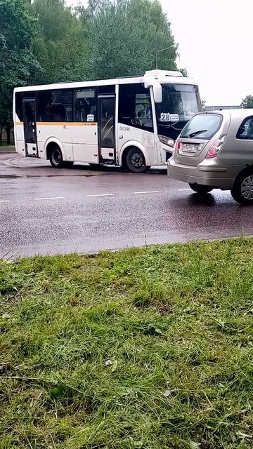 Разворот Пазика.