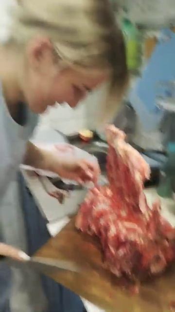 не посылайте женщин за мясом