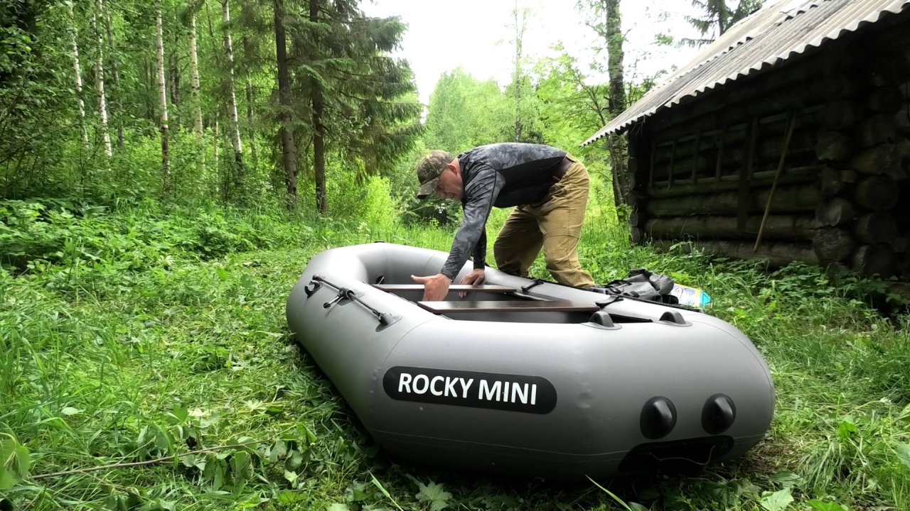 ХАРИУС НА КАЖДЫЙ ЗАБРОС! РЫБАЛКА В ТАЙГЕ. НОЧЁВКА В ИЗБЕ У ОЗЕРА. ТЕСТ ЛОДКИ.