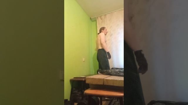 Проснулся поел и сразу качаться 1 часть