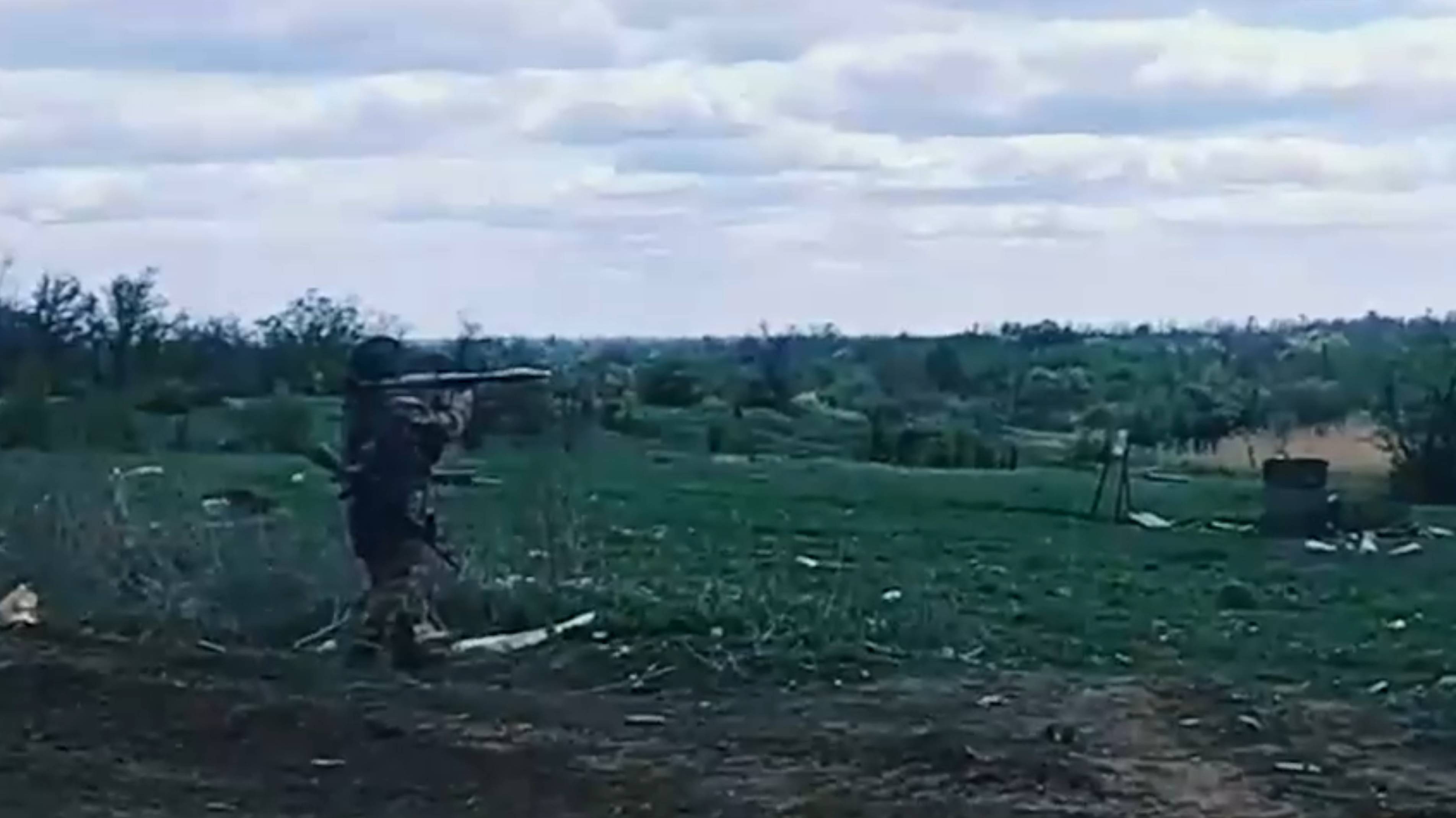 «Налысо я отлично стригу» – как парикмахер нашел себя в зоне СВО