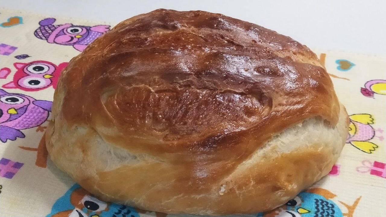 Домашний ароматный хлеб с хрустящей корочкой.