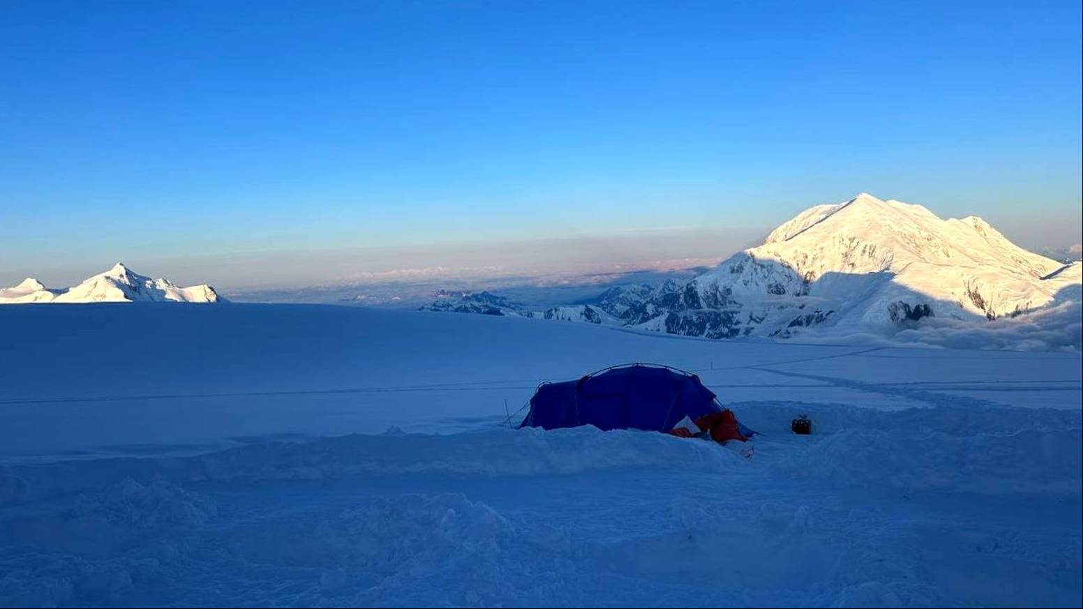 Репортаж Людмилы Коробешко со склонов горы Денали.  Группа Клуба 7 Вершин возвращается без вершины