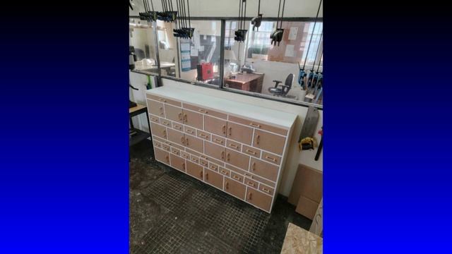 Сайд шоу. Еще комод для нужд мастерской