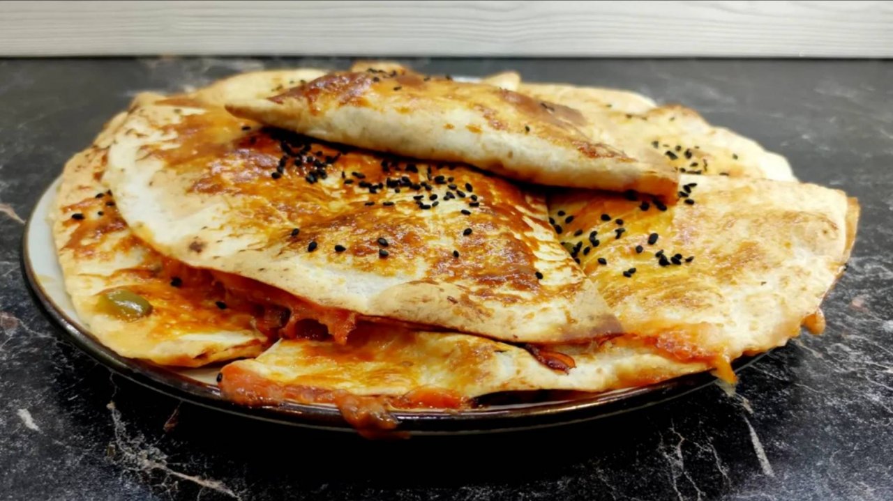 Чебуреки без теста. Лаваш с начинкой. Рецепт завтрака.