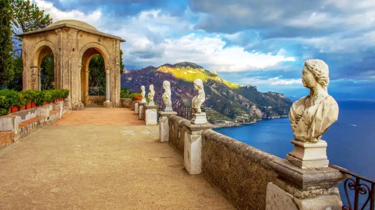 Равелло, Италия. Терраса Амальфитаны, пешеходная экскурсия в формате 4K | #шариклайф