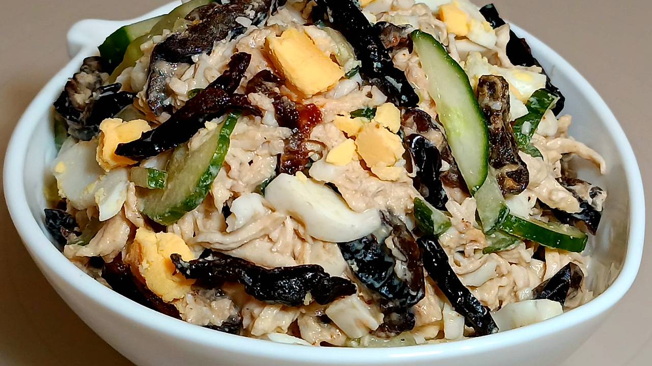 📌 Салат с курицей и черносливом - вкусный, нежный и сытный