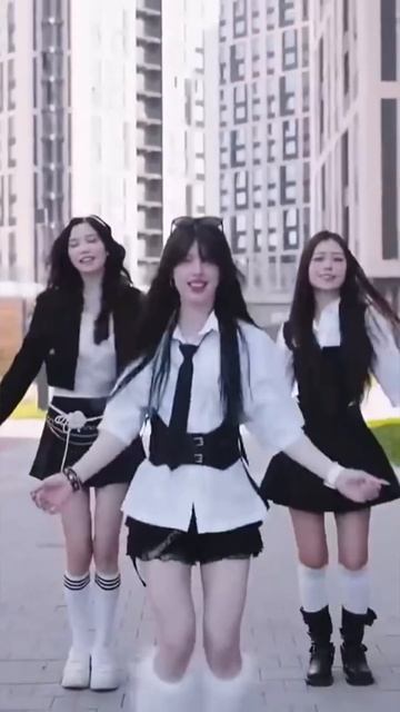 5 Essential HUMBOS ICY CHAIN Tracks Every Music Enthusiast Needs