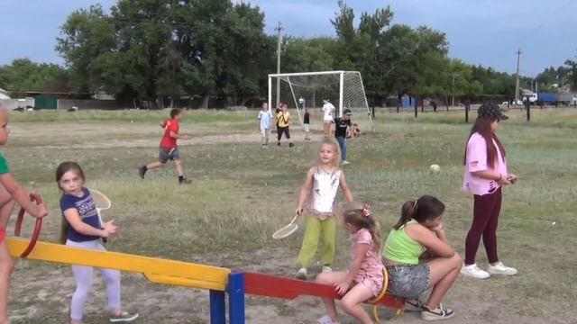 Самое лучшее время, это время проведённое у бабушки в селе с местными детишками.