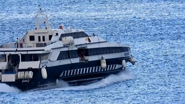 NAUTILUS уходит из порта