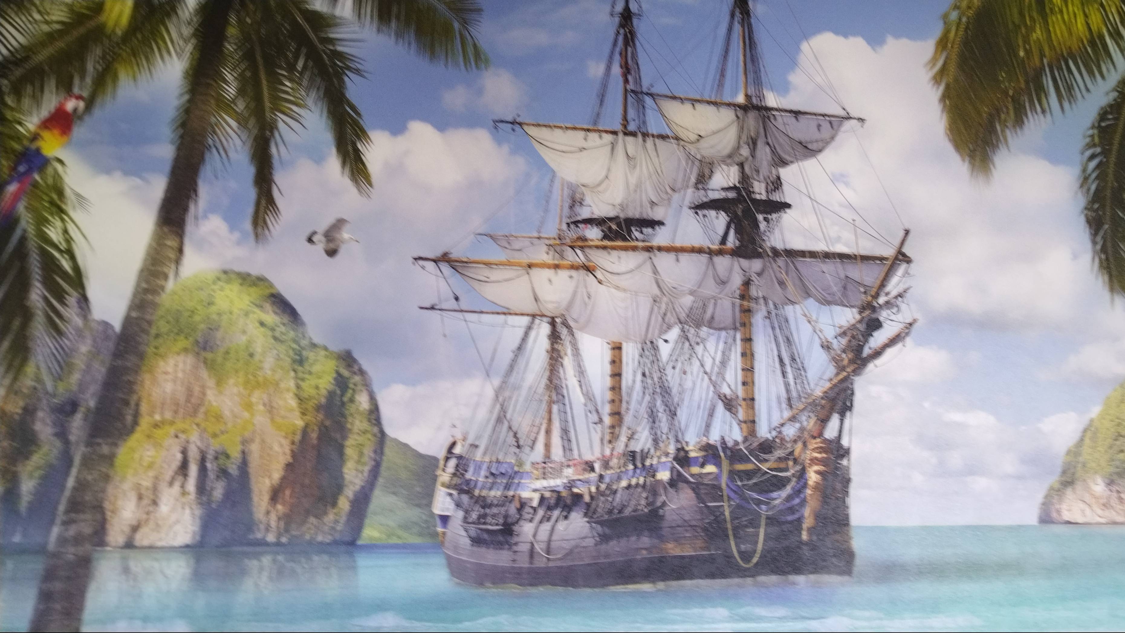 Коллекция лего и работы самого малыша.