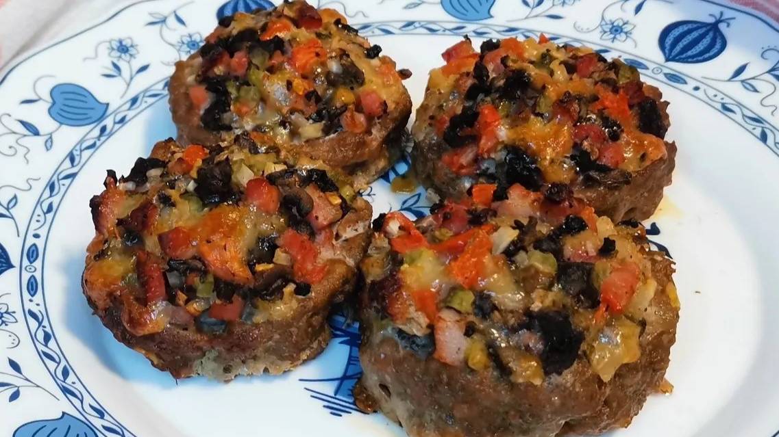 Мясные гнезда с начинкой в духовке — просто, быстро и невероятно сочные!