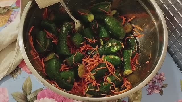 Корейский салат с огурцами