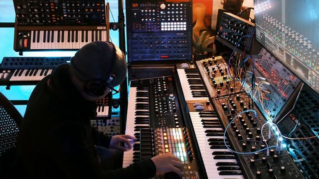 HYDRASYNTH ｜ Moog ｜ Behringer ｜ Ambient Synth Jam ｜ NEUTRON WAVE