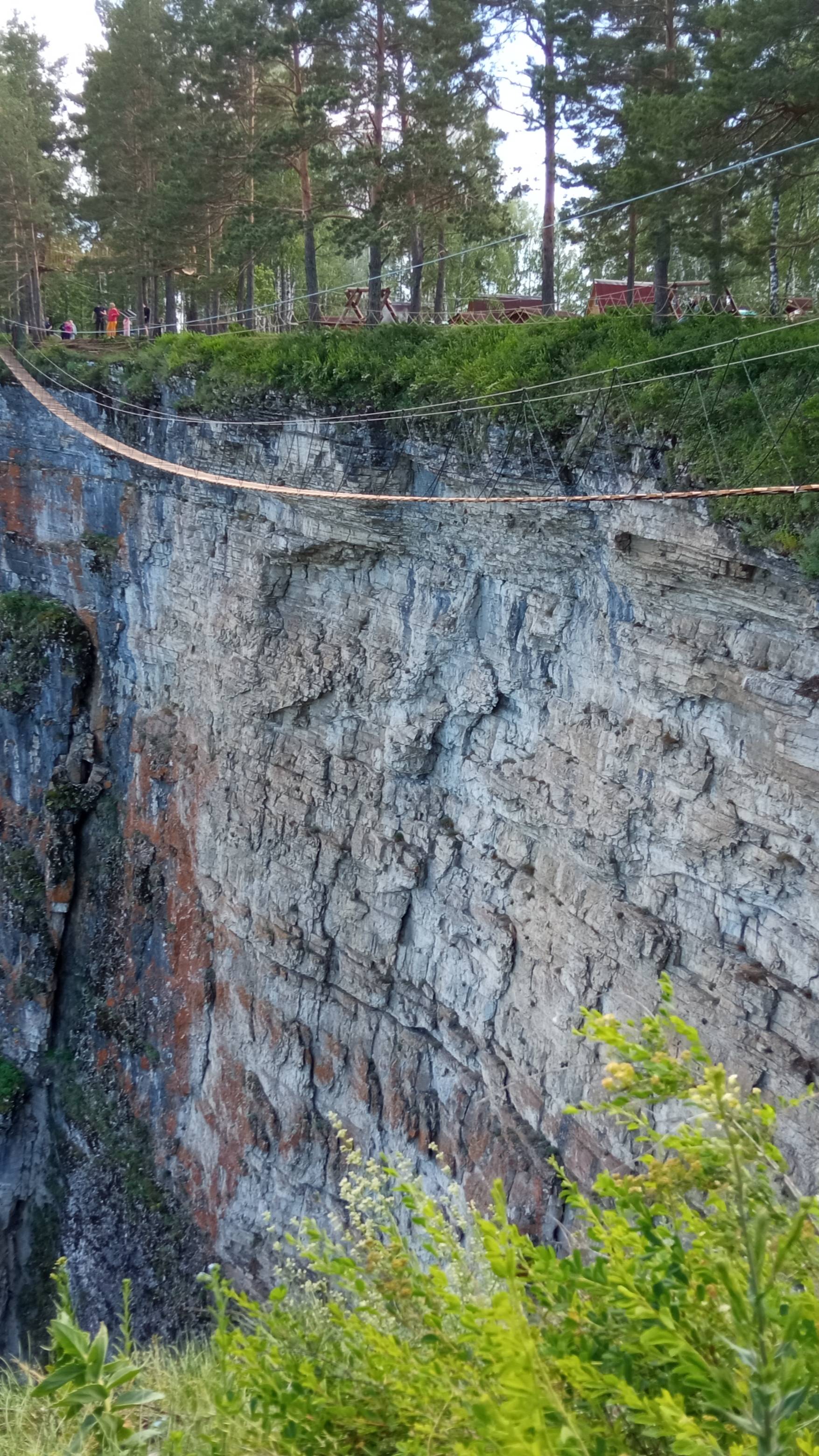 Странный узор на скалах. Айские притесы