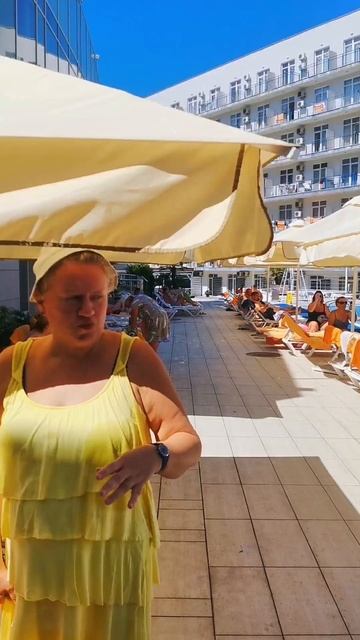 Сочи. Утро в бассейне. Апарт отель Имеретинский.