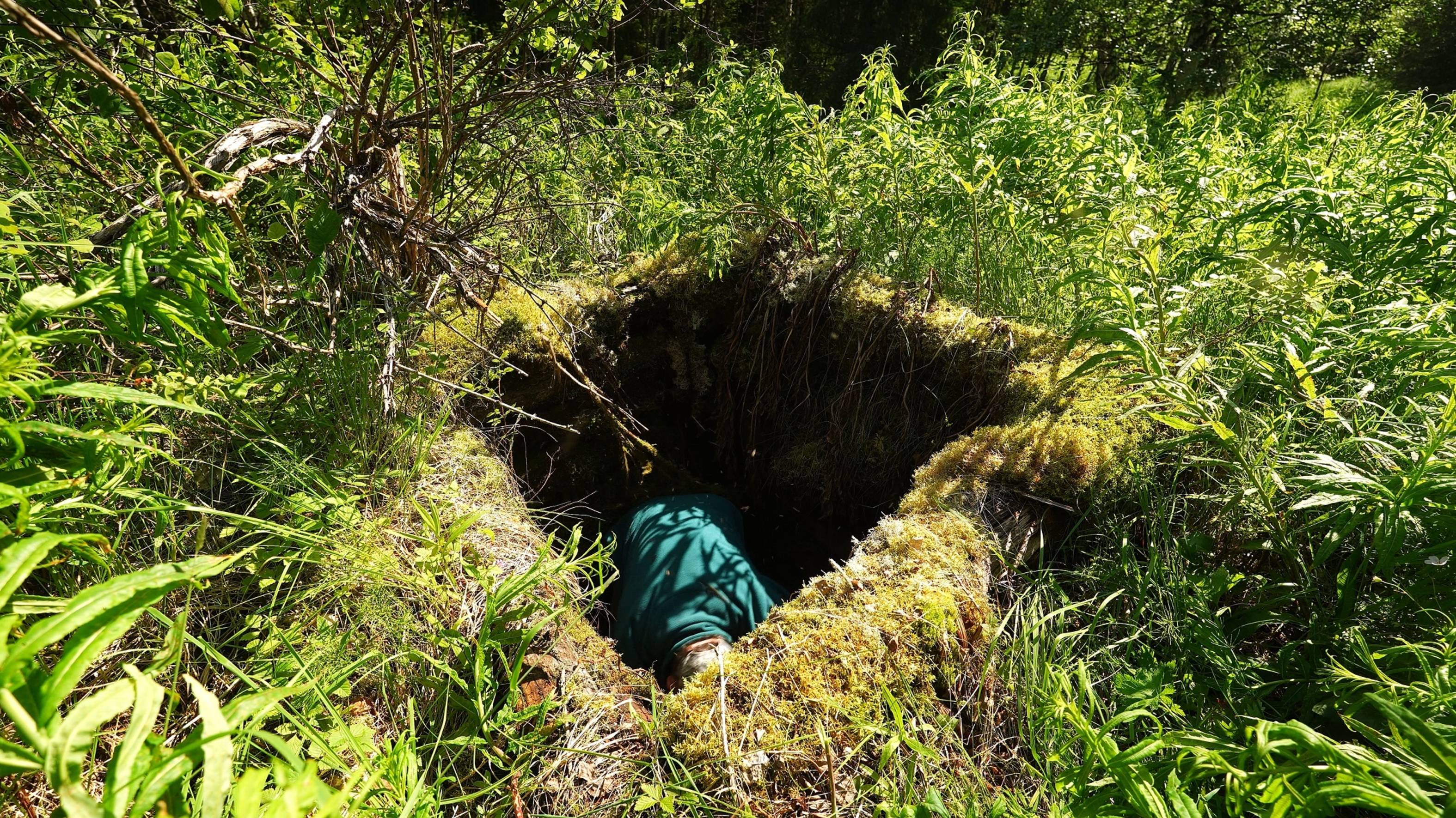 Нашёл яму в лесу,а там.... Рыбалка на хариуса. Поход на таёжное озеро за щукой.