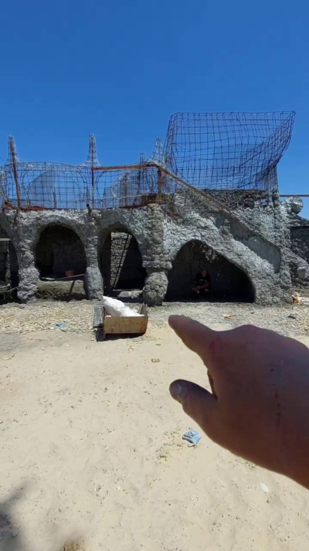 детсккая  сказочная крепость из  арт  бетона  начало  работы парк Еленовка.