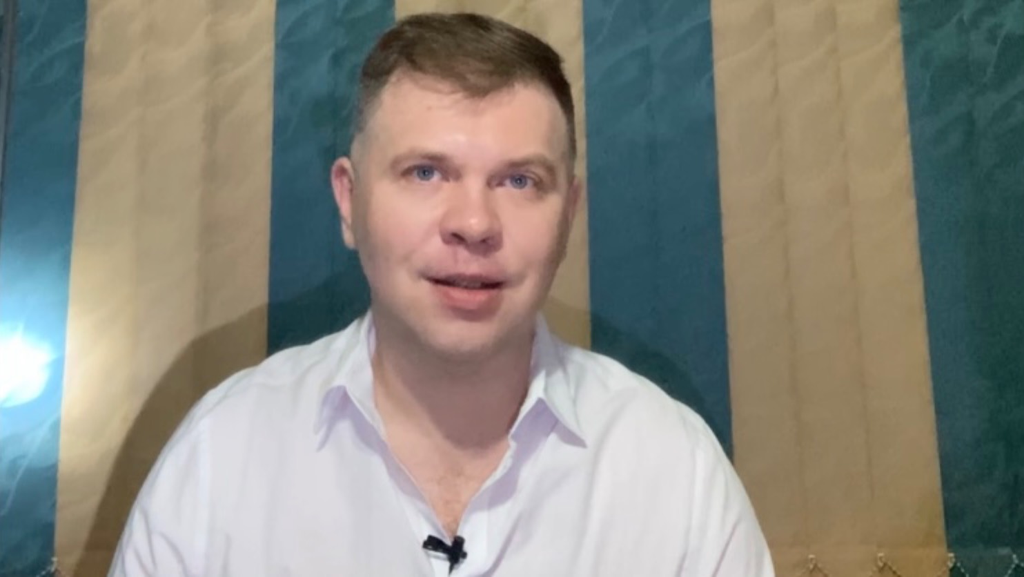 Цените тех, кто окрыляет. Стих поэта Барнаула