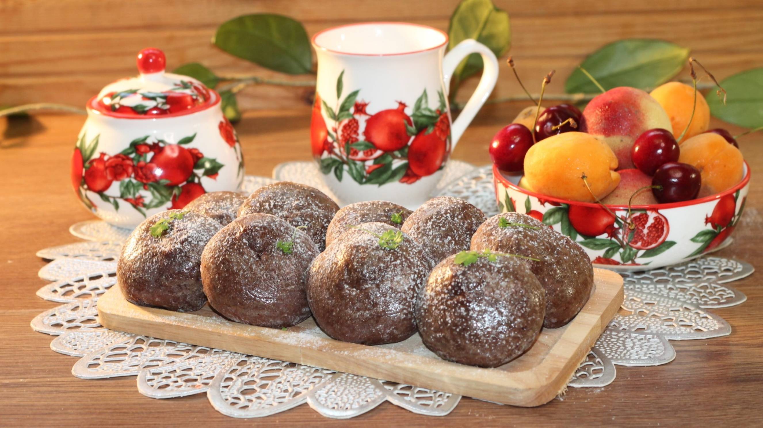 Шоколадное печенье с черешней