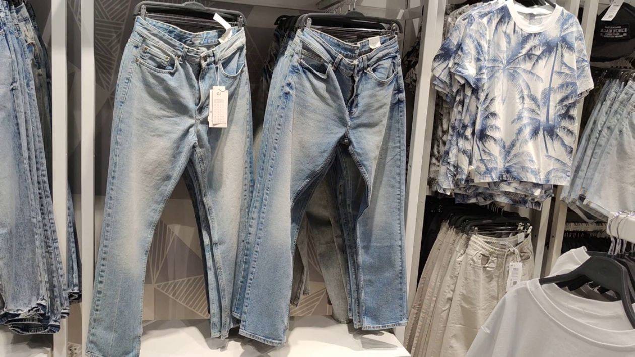 Летняя мода для мужчин и юношей Gloria Jeans обзор сорочек футболок шорт джинс и кепок