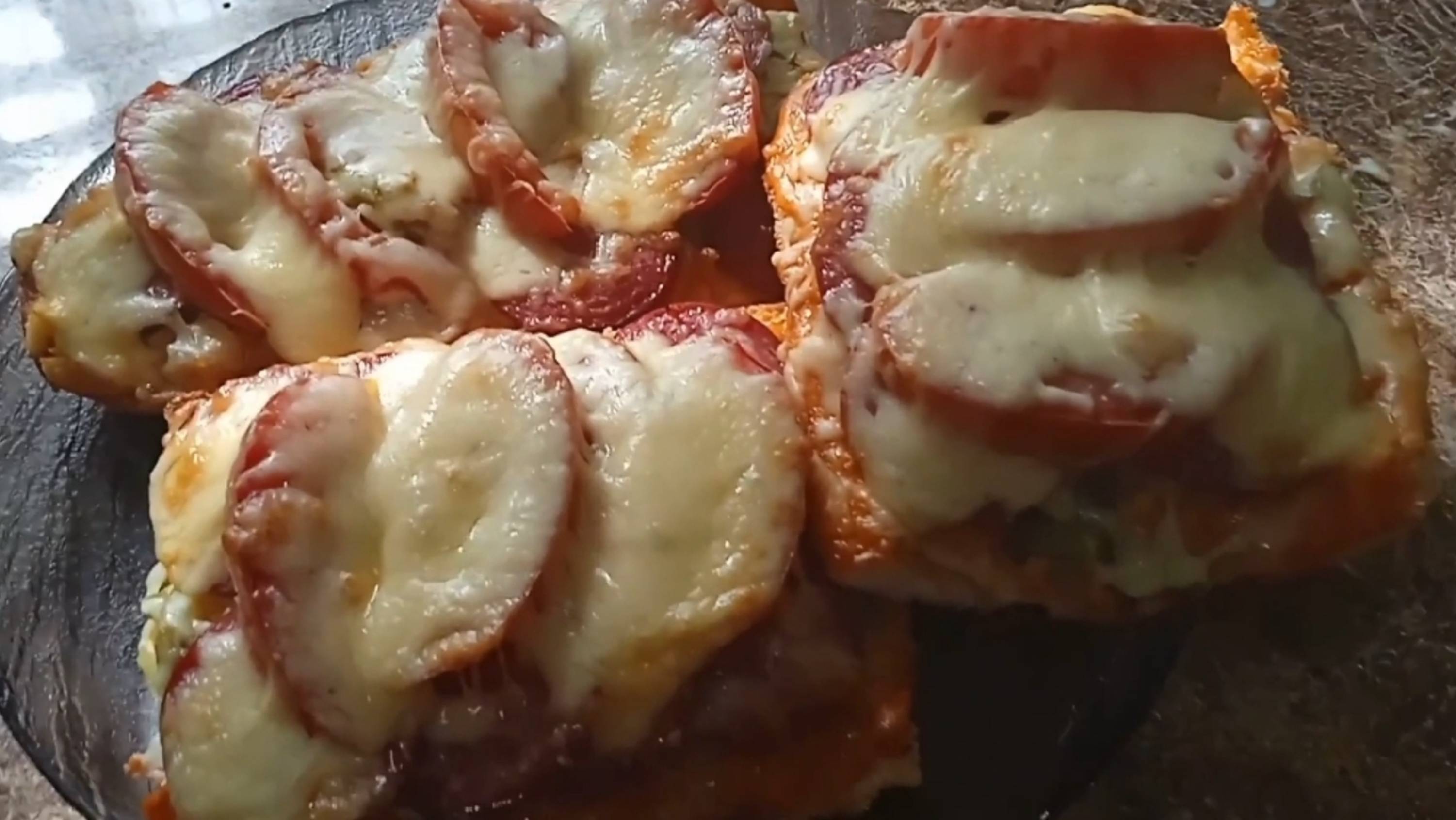 Пицца на батоне "ленивая". Рецепт просто 💣, безумно вкусно. Муж точно будет доволен 👍