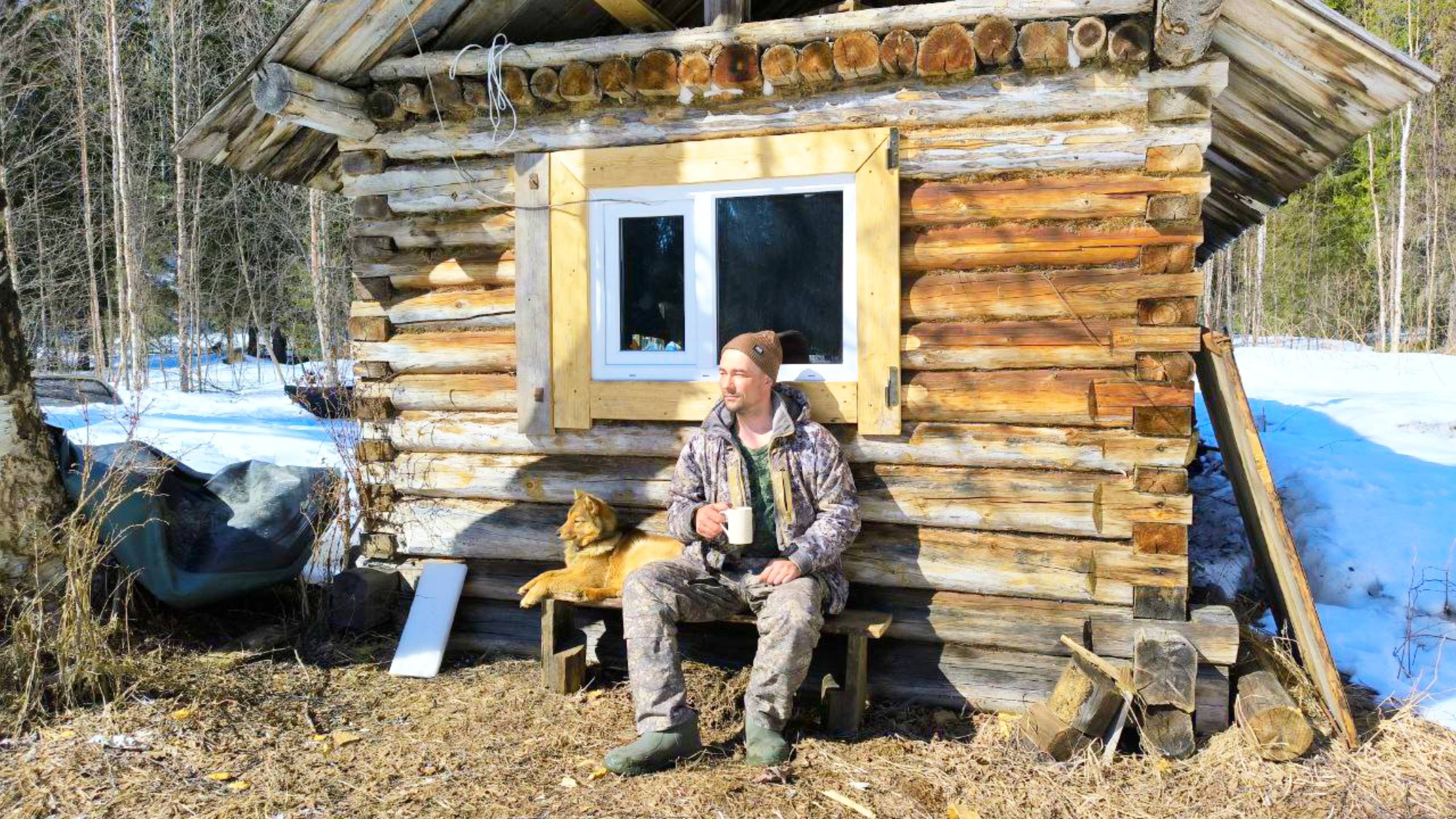 ОДИН С СОБАКОЙ В ТАЙГУ НА НЕСКОЛЬКО ДНЕЙ / ЗАВОЖУ ПРОДУКТЫ В ИЗБУШКУ НА БУДУЩУЮ ОХОТУ.