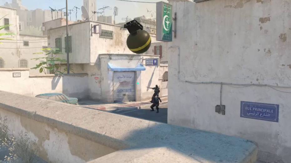 CS2: Китаец - читер? Я смотрю как он играет и вижу просто pro игрока. А часть людей считают что ДА