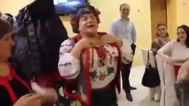 Женщины и мужчины - по категориям