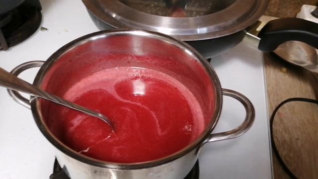Густой джем из смородины не получился, но вкусно!