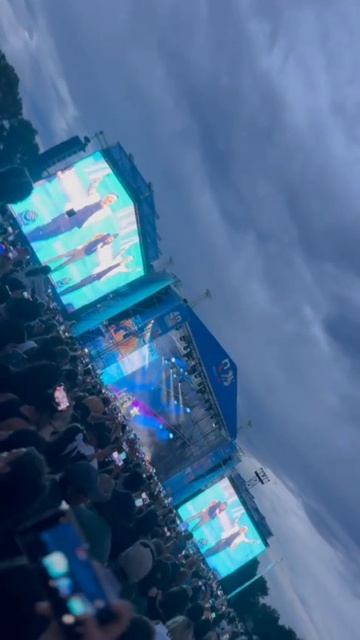 Саяногорск празднует день металлурга.